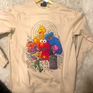 New with Tags - mens size Medium - H&M beige sweatshirt- Sesame Street